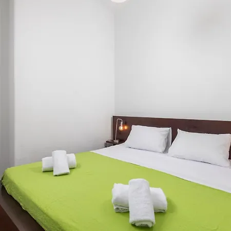Lola Apartment *