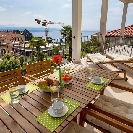 Lola Apartment Opatija